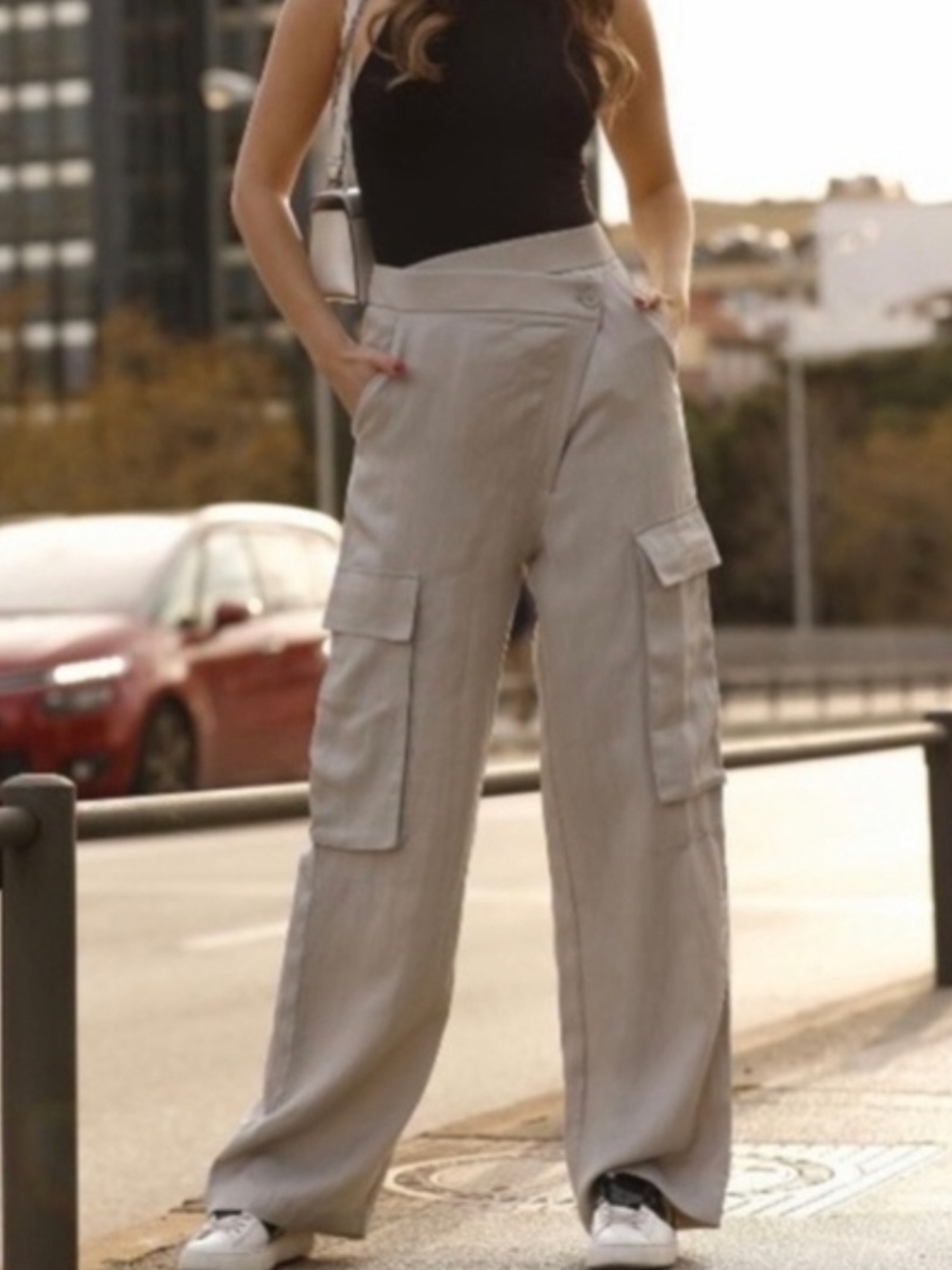 Zara Wide-Leg Cargo Pants in Light Beige